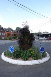 Aménagements végétalisés : le rond-point de la rue des Dames Blanches fait peau neuve !